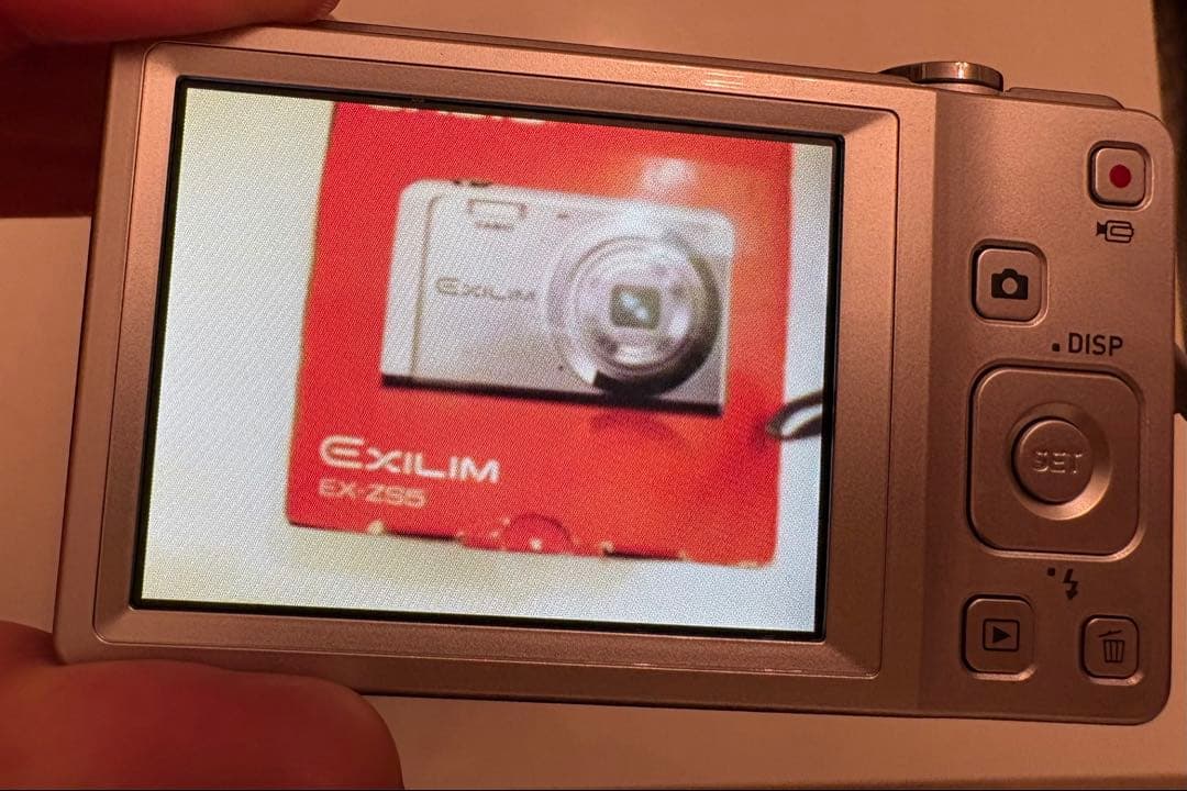 【美品】CASIO EXILIM シルバー デジタルカメラ　付属品あり