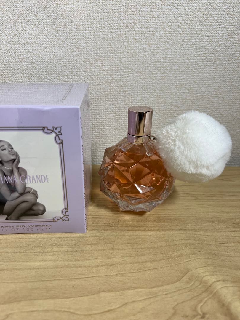 Ariana Grande オードトワレ 数回使用 箱無し 100mlボトル