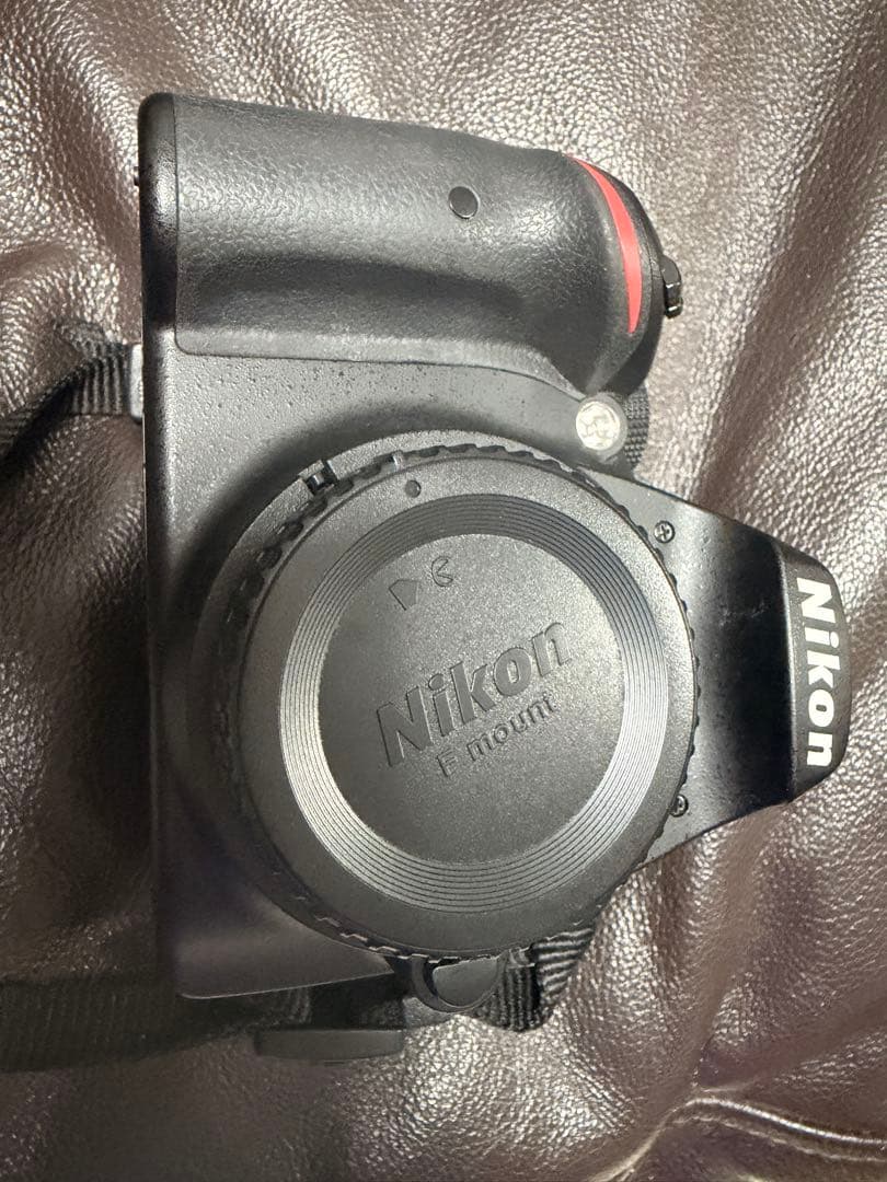 Nikon ニコン　デジタル一眼レフカメラ 本体　D3200 美品　使用頻度極小