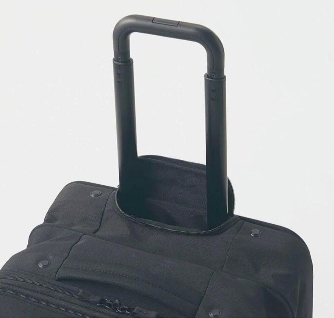 無印良品　半分の厚みで収納できるソフトキャリー36L機内持込み適応サイズ