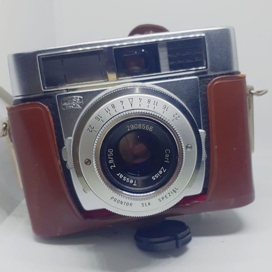 レア物　ZEISS IKON 2.8/50 フィルムカメラ ケース付き