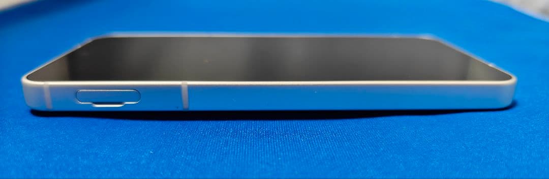 シャープ　AQUOS sense10 SH-M33　ライトシルバー　128GB