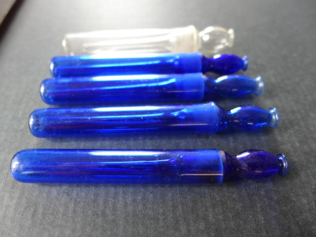 珍品　戦前　ガラス管にスポイト付　瑠璃色・薄茶・透明　金属箱入　和ガラス