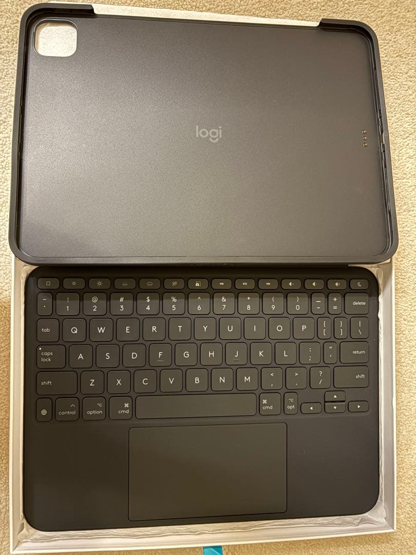 新品未使用 iPad Pro 11インチ (M4 M5) Combo Touch