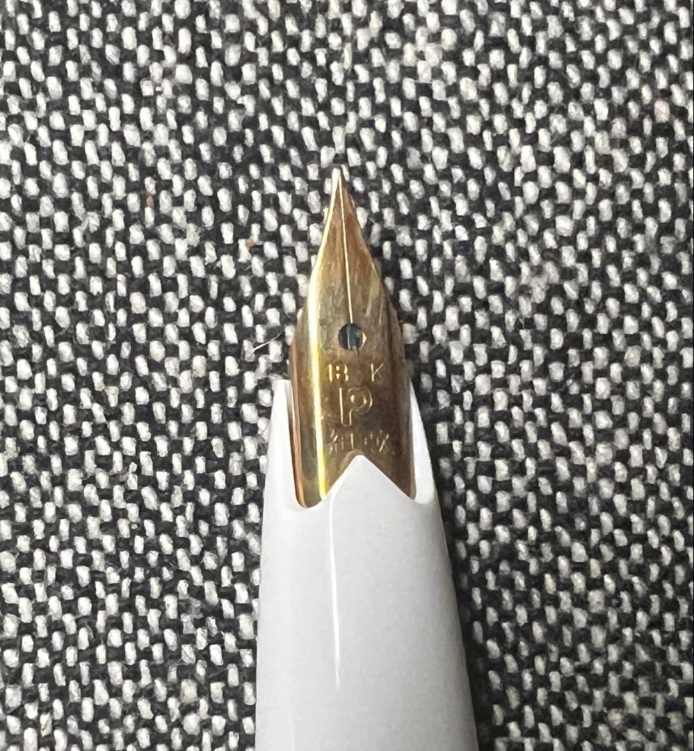 万年筆　紅葉模様 ホワイト　18K 細字　軟