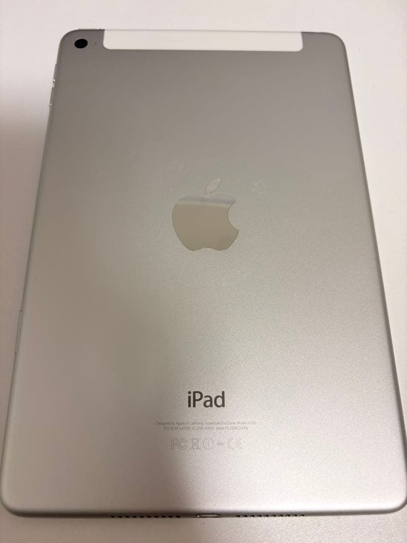 キ*ド様 美品 Apple iPad mini 4 (64GB)