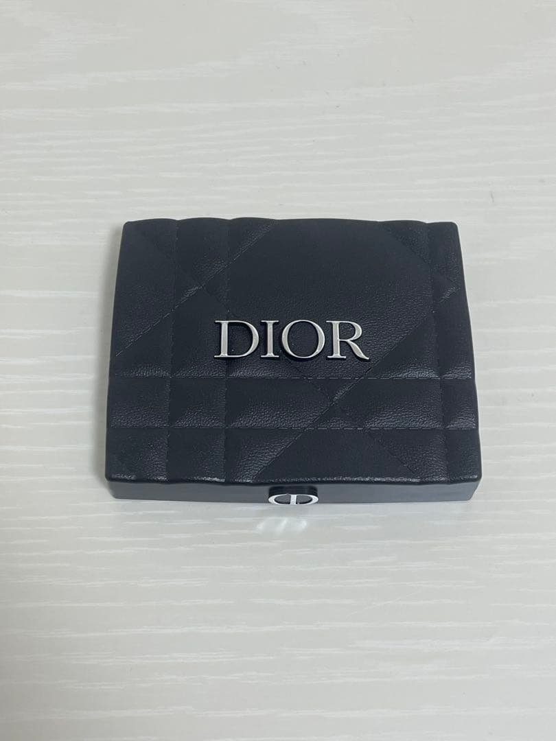 Dior サンククルール　限定　647 シルクトープ　アイシャドウ