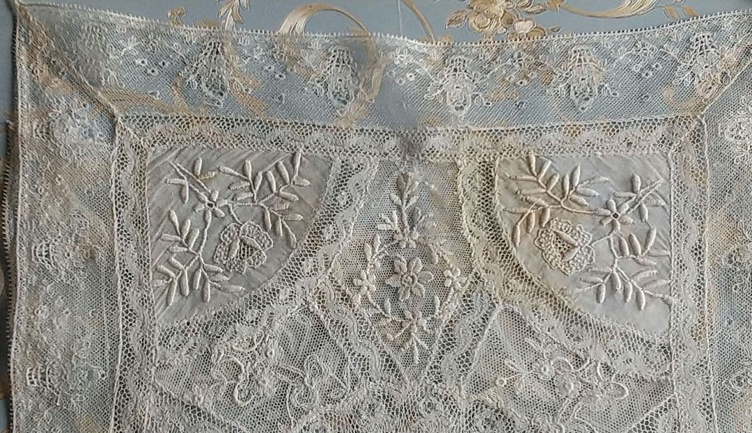 フランスアンティーク　繊細精巧 ノルマンディーレース　ドイリー　テーブルマット♪