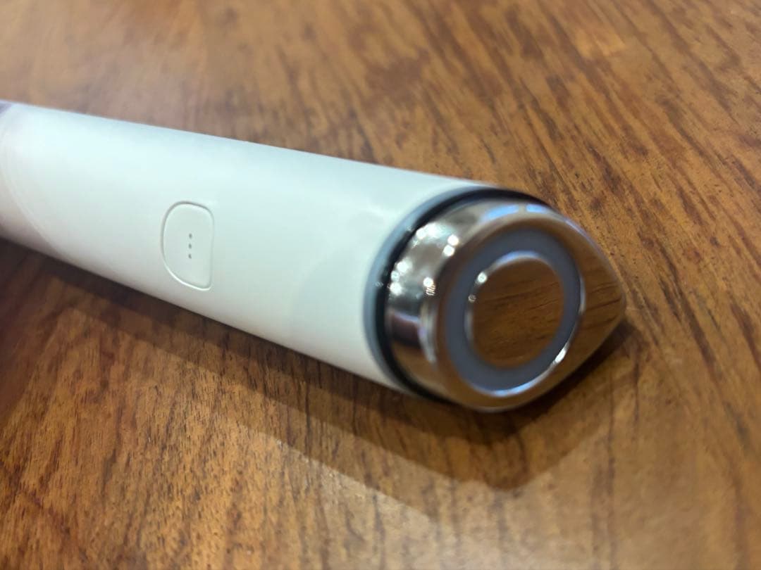 メディキューブ medicube ブースタープロミニ 美顔器　白