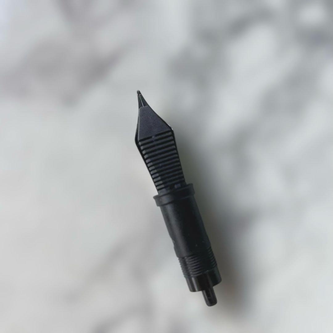 レオナルド　万年筆替えペン先 ロジウムトリム　スチールM 新しいタイプ　JOWO