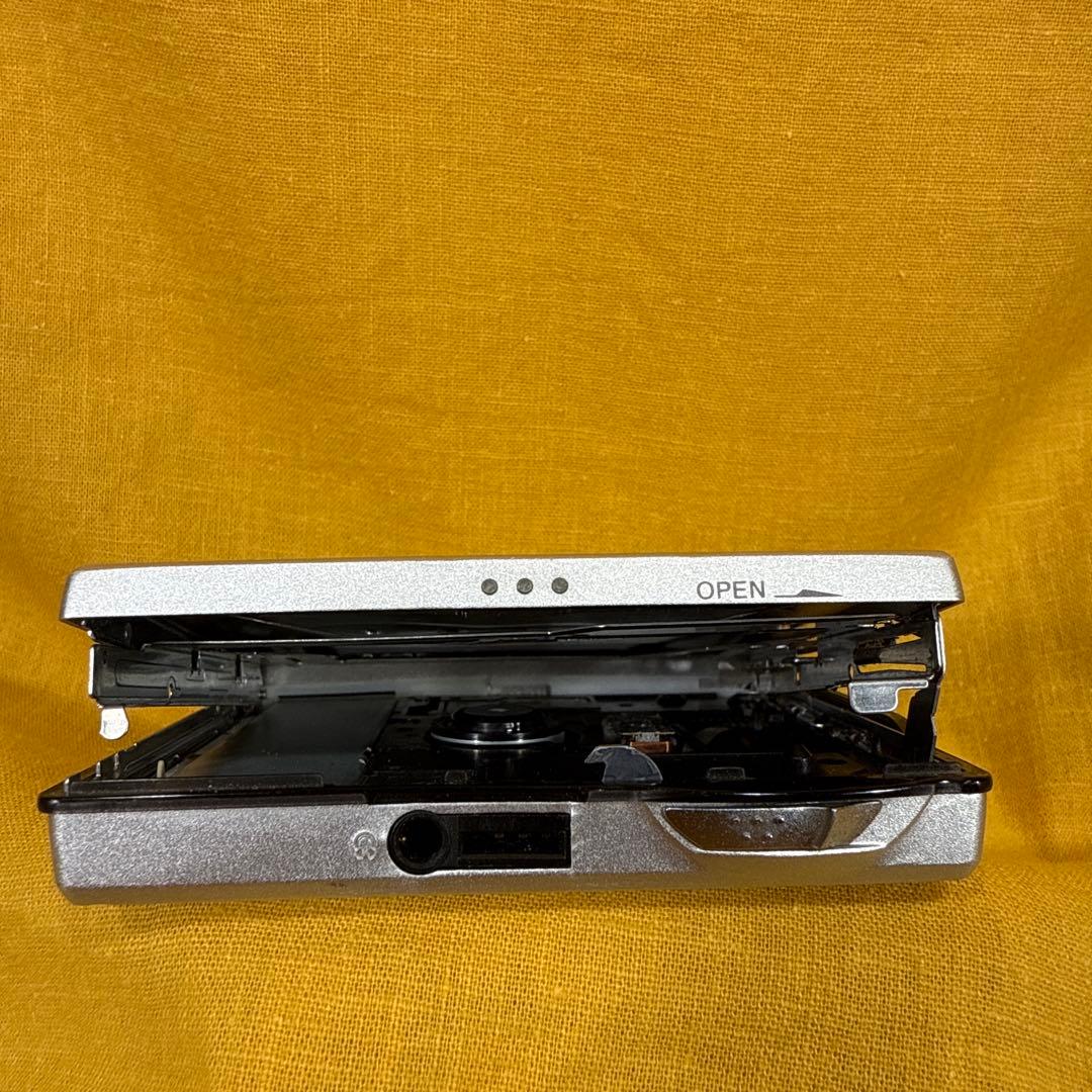 【完動品 】SONY MDウォークマン MZ-E700 シルバー 動作良好