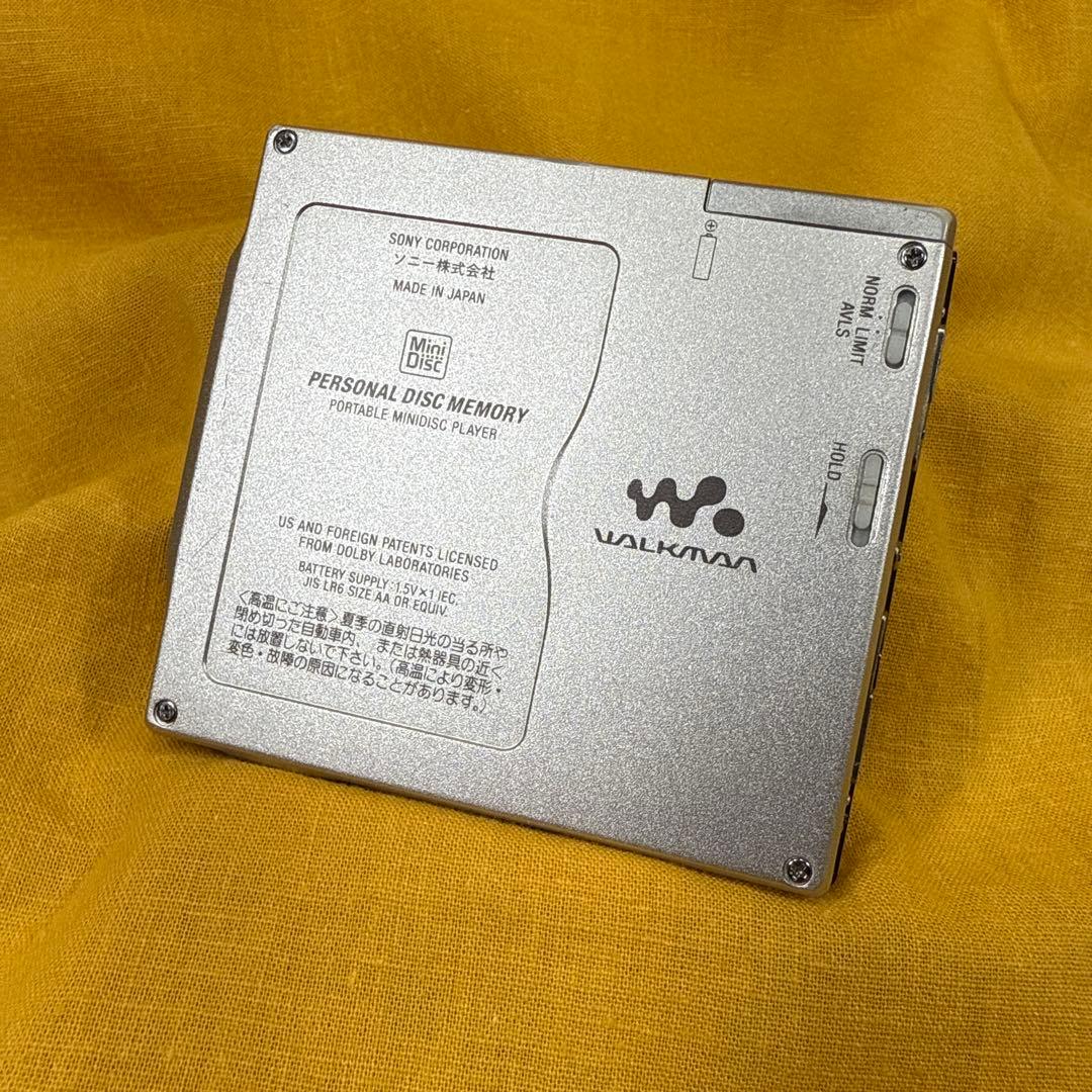【完動品 】SONY MDウォークマン MZ-E700 シルバー 動作良好