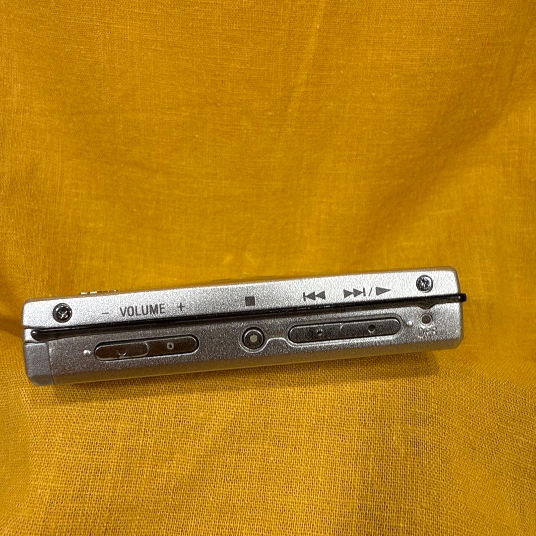 【完動品 】SONY MDウォークマン MZ-E700 シルバー 動作良好