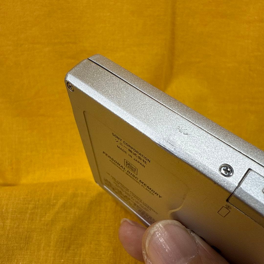 【完動品 】SONY MDウォークマン MZ-E700 シルバー 動作良好