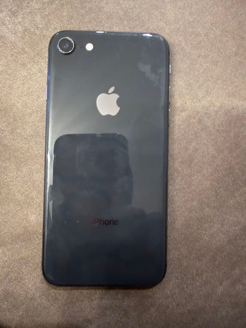 iPhone8 128GB 本体