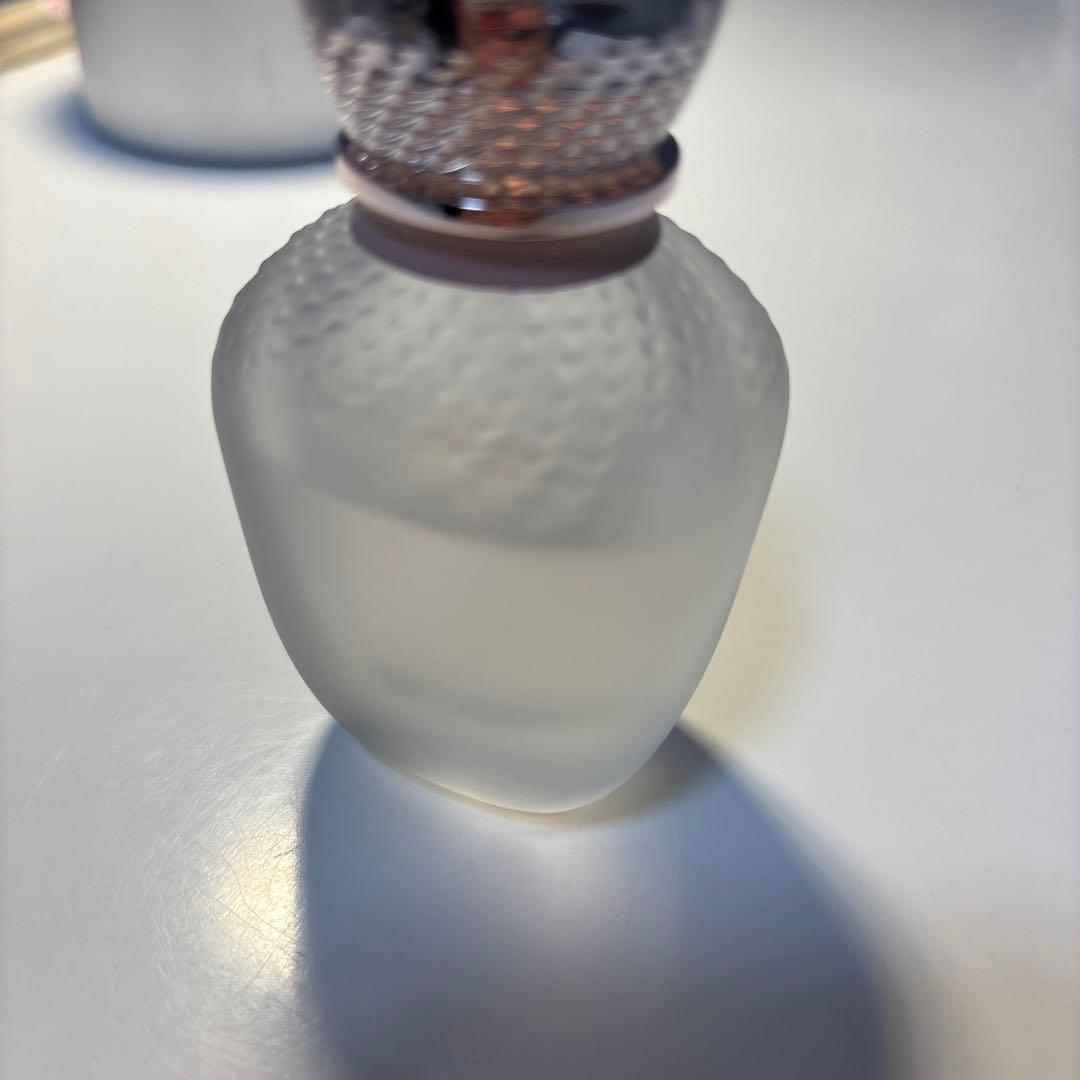 Salvatore Ferragamo アモフェラガモパーレイ　香水