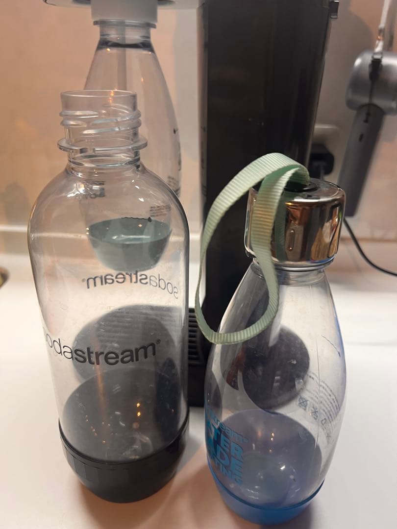 sodastream GENESIS 炭酸水メーカー　V3 換ガス付