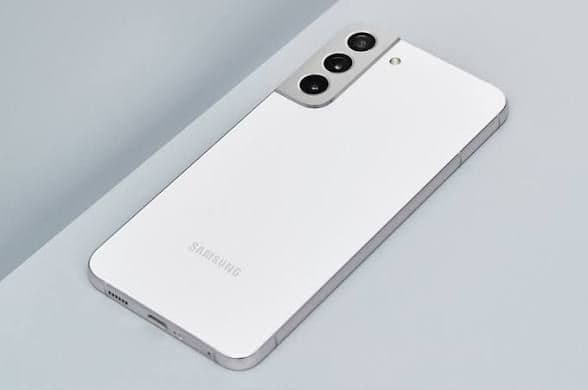Samsung Galaxy S22 S-51Cホワイト 本体