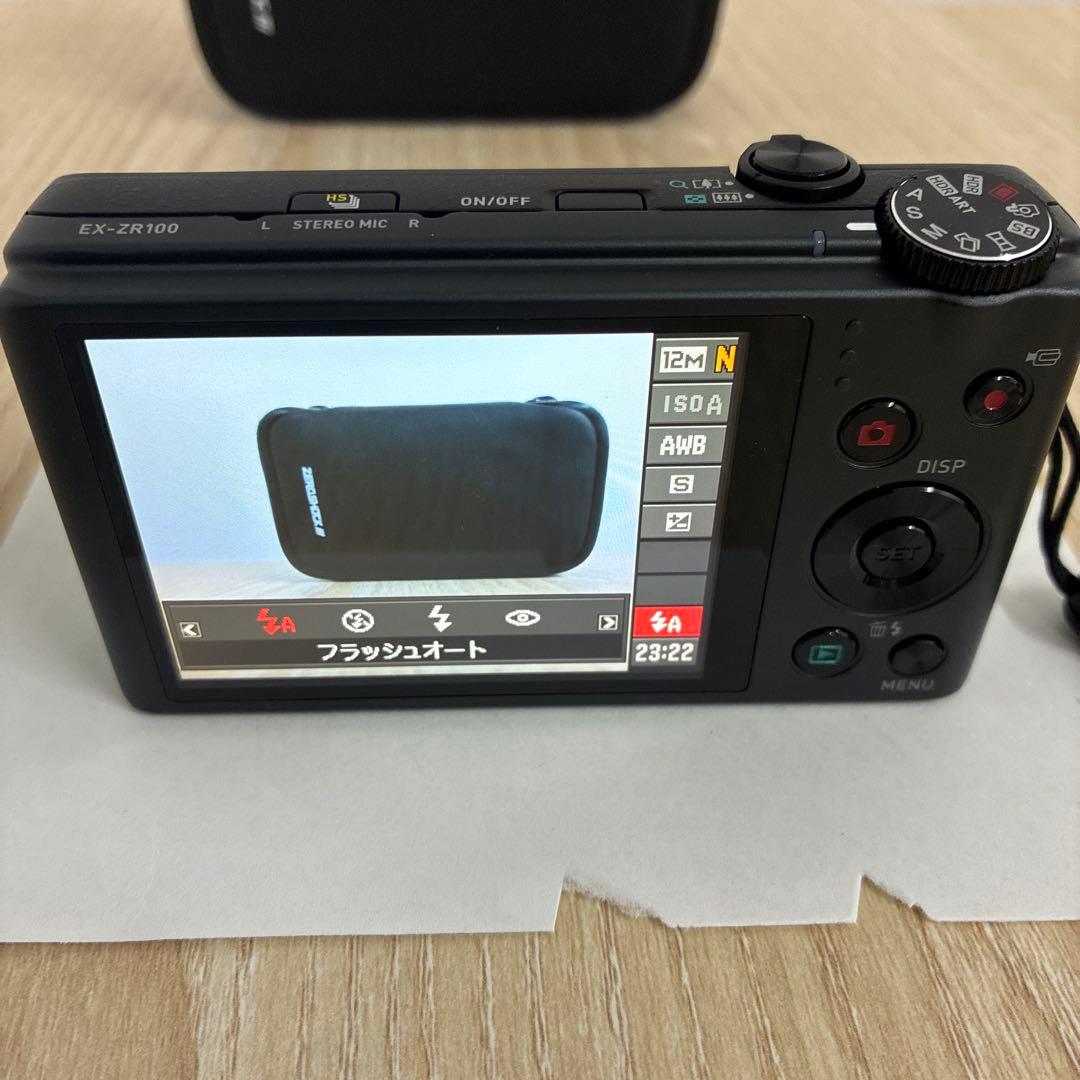 CASIO(カシオ)　デジタルカメラ　EX-ZR100