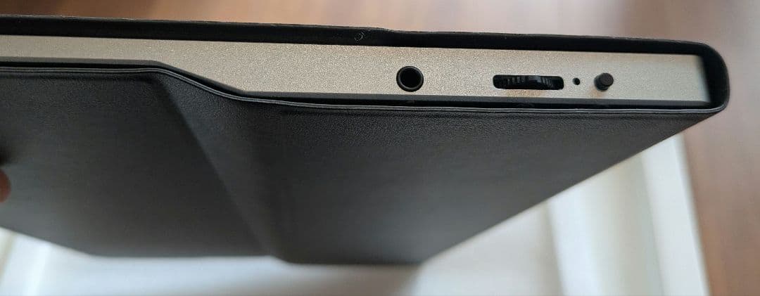 JAPANNEXT　モバイルディスプレイ　15.6インチ