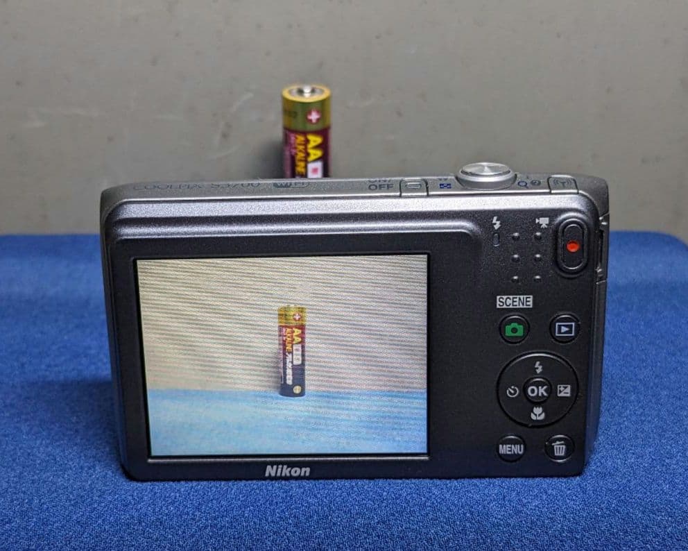 Nikon COOLPIX S3700　◉動作品、新品充電器付き