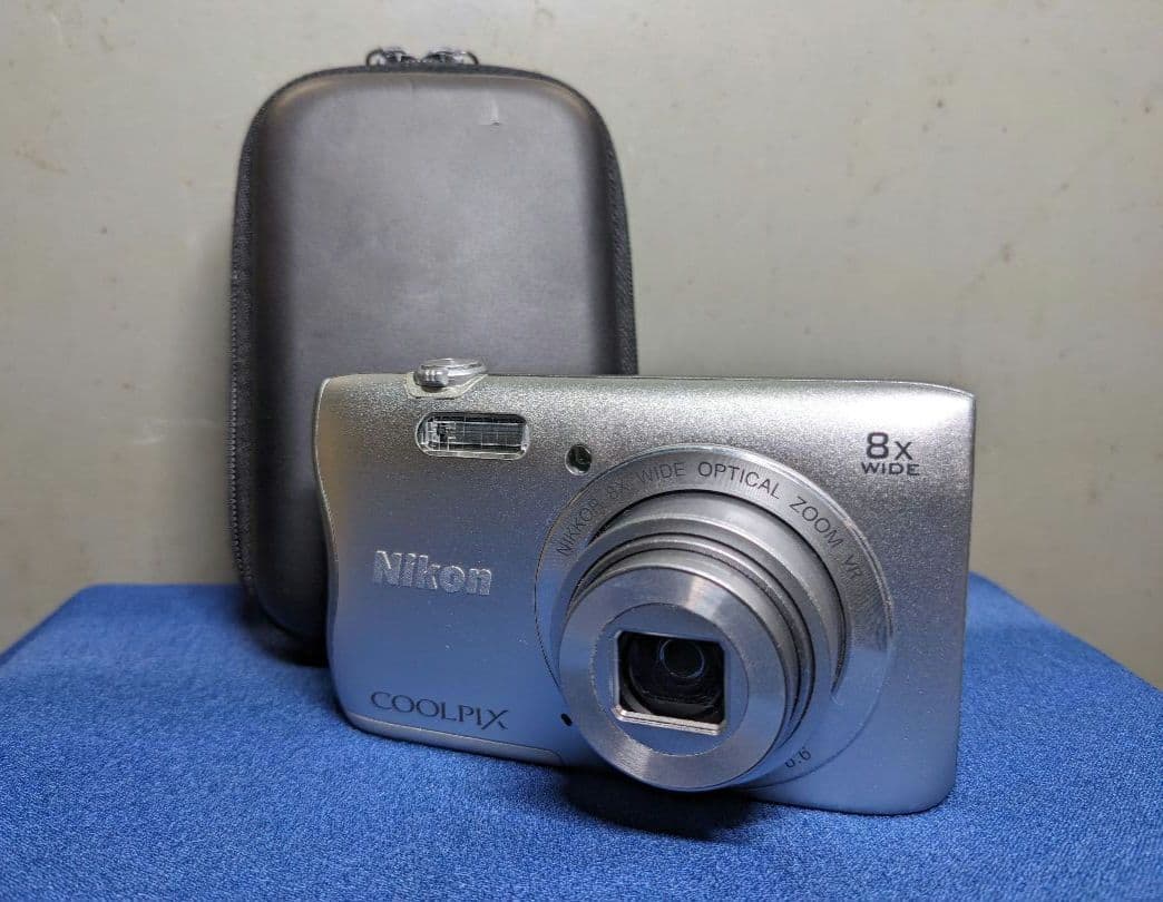 Nikon COOLPIX S3700　◉動作品、新品充電器付き