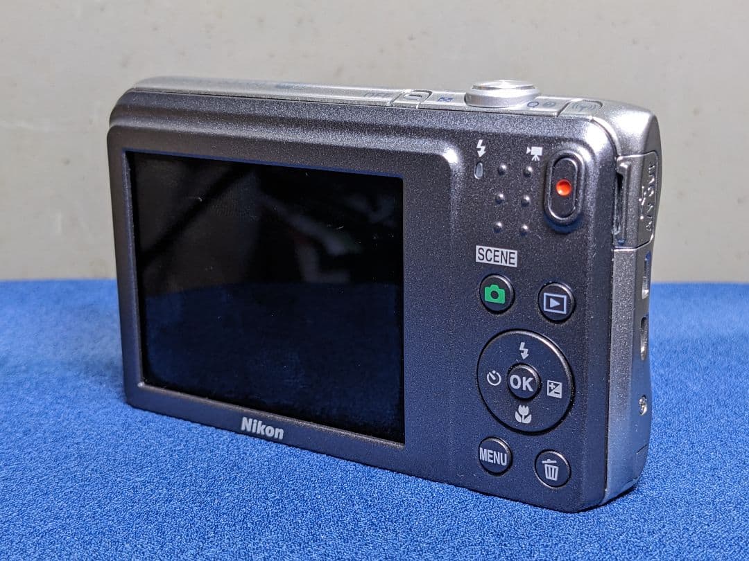 Nikon COOLPIX S3700　◉動作品、新品充電器付き