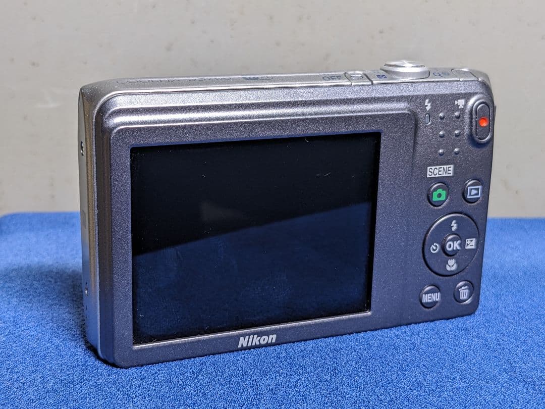 Nikon COOLPIX S3700　◉動作品、新品充電器付き