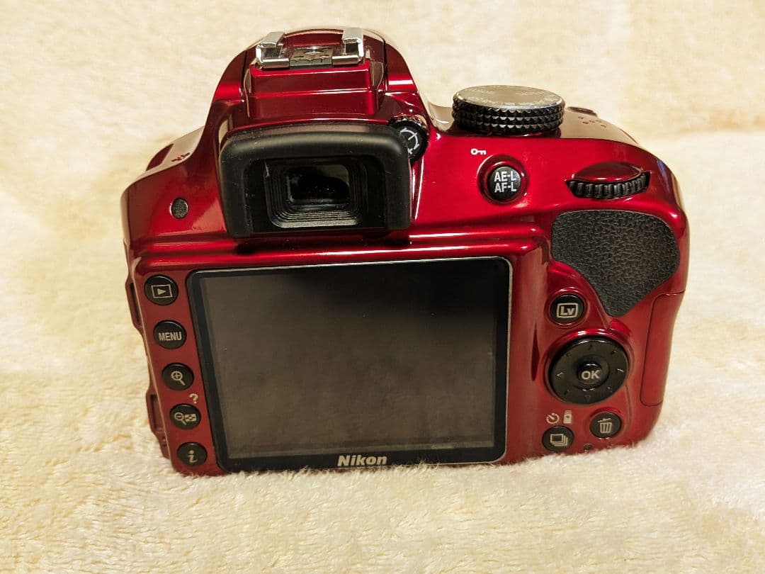 Nikon D3300 デジタル一眼レフカメラ レッドセット