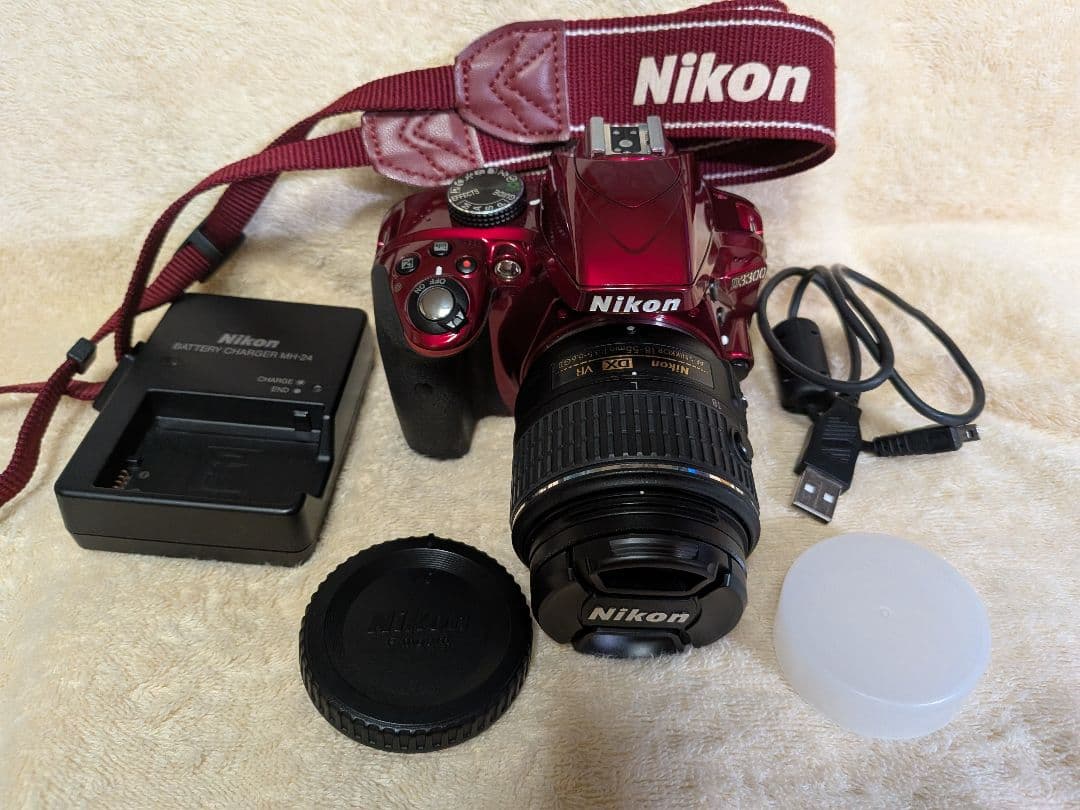 Nikon D3300 デジタル一眼レフカメラ レッドセット
