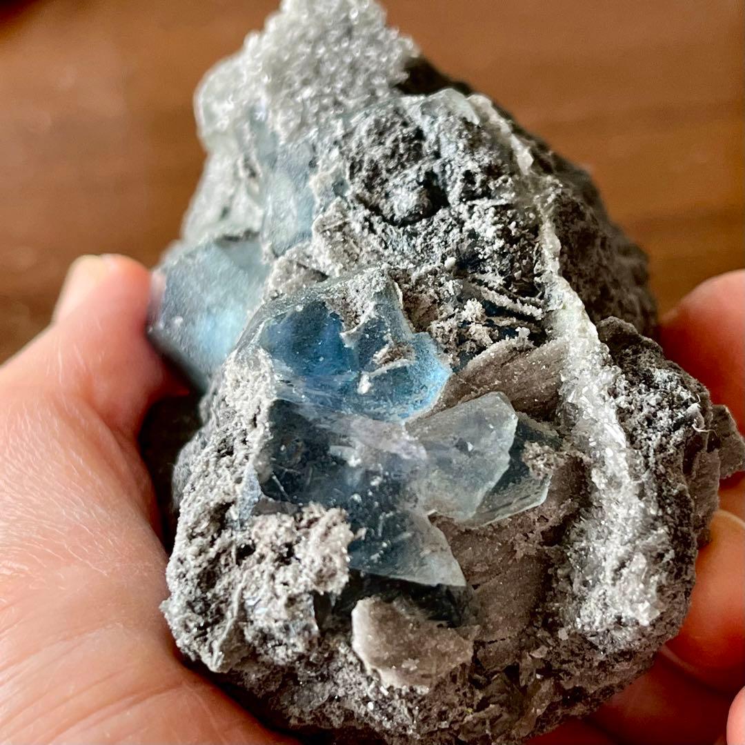 虹 キューブ ブルー フローライト 983.75ct 蛍石 原石 鉱物 天然石