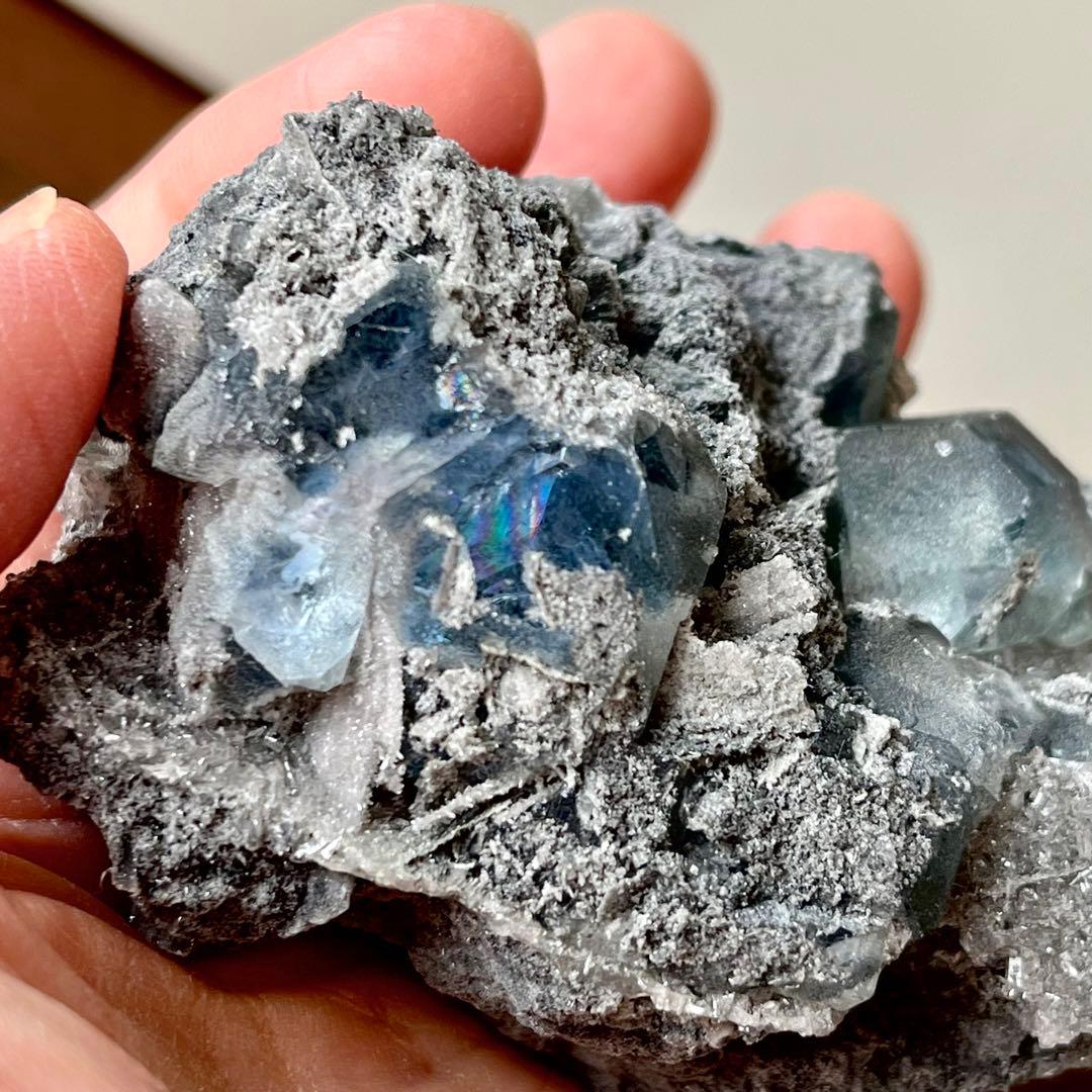 虹 キューブ ブルー フローライト 983.75ct 蛍石 原石 鉱物 天然石