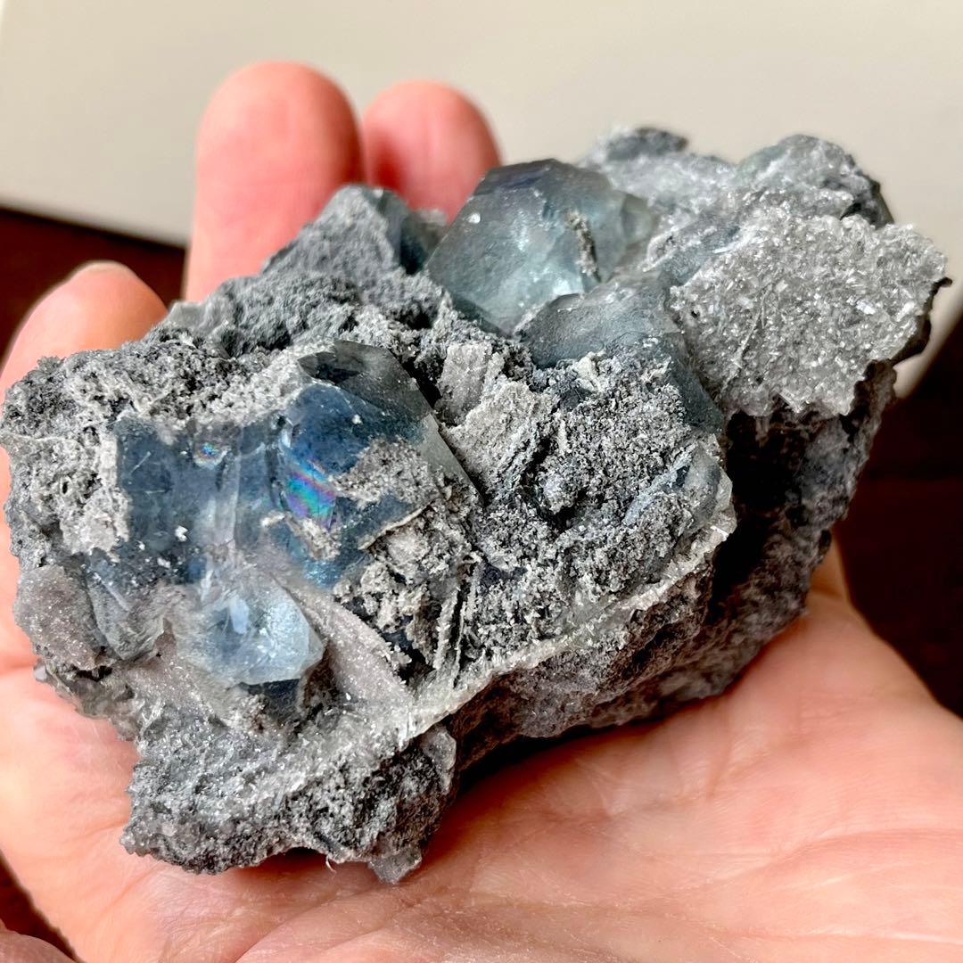 虹 キューブ ブルー フローライト 983.75ct 蛍石 原石 鉱物 天然石