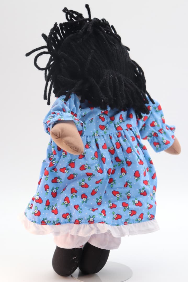 レアアイテムRAGGEDY ANN-アフリカン・アメリカン 苺模様のドレスの人形