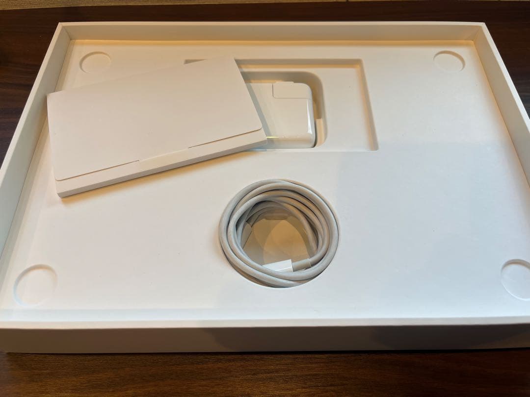 【極美品】MacBook Air 2019 13インチ 放電回数72回