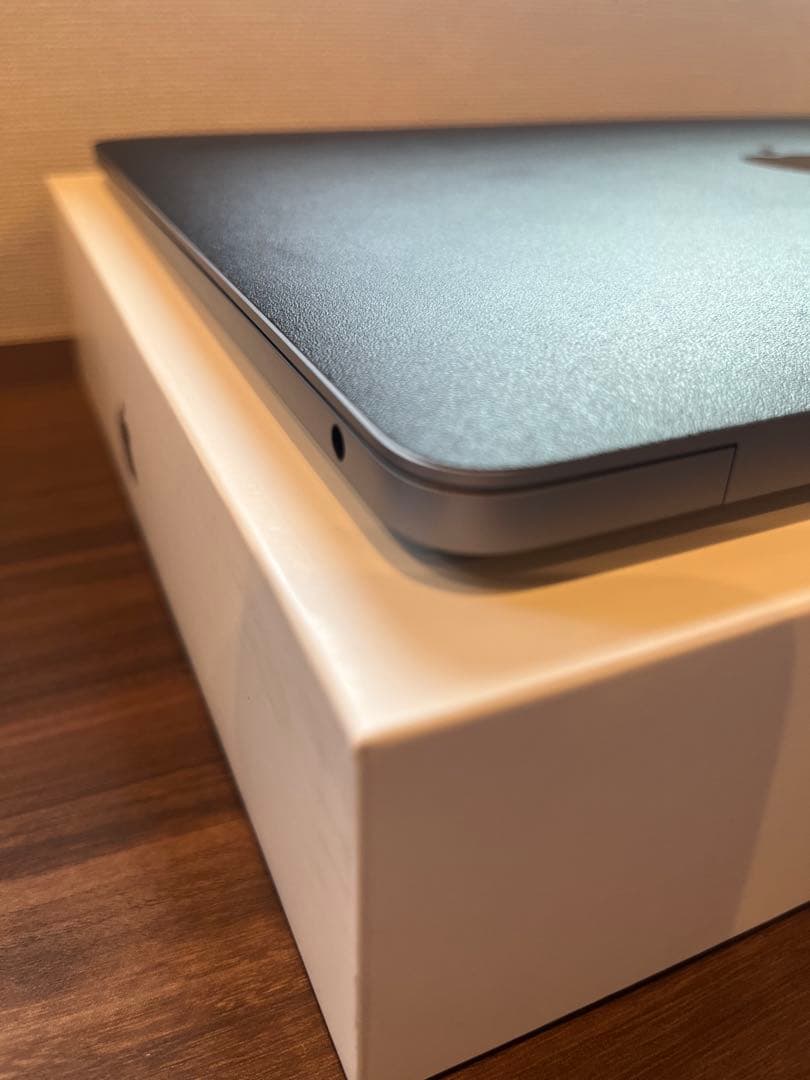 【極美品】MacBook Air 2019 13インチ 放電回数72回