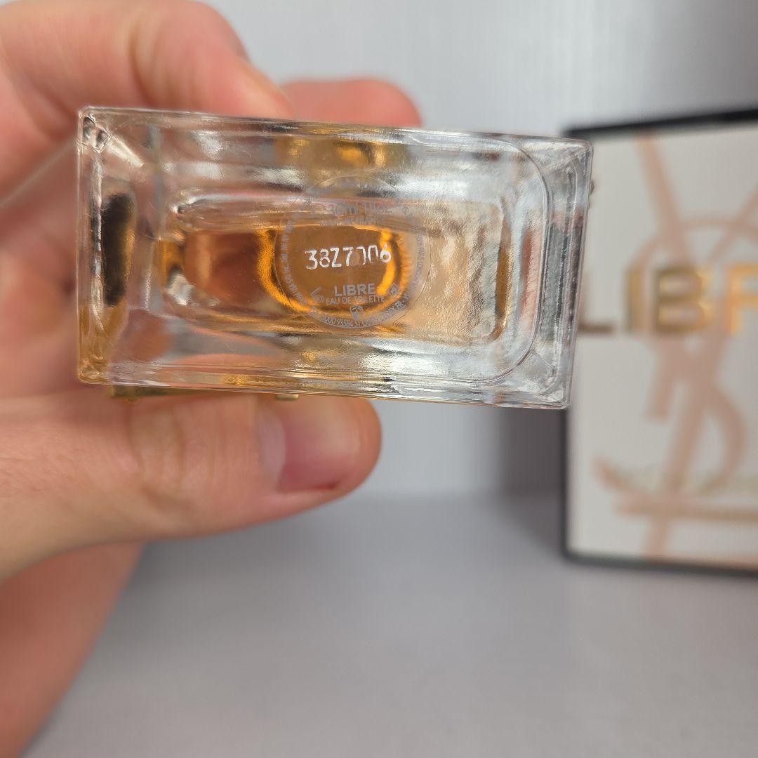 Yves Saint Laurent Libre オードトワレ 30ml