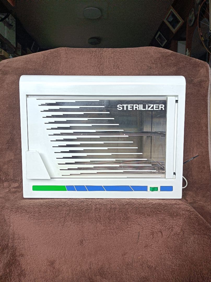 理容機器　　消毒器（２灯仕様）再生品