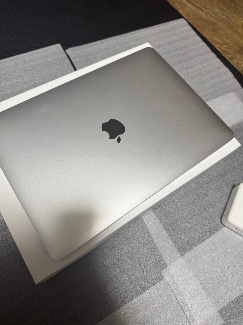 し*ん様 M1 MacBook Pro 13インチ 2020 / 8GB
