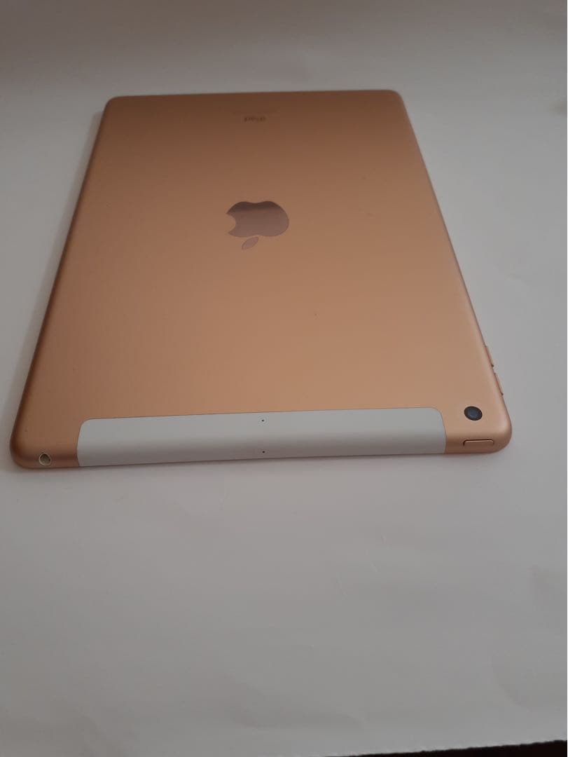 iPad7 第七世代 128GB cellular SIMフリー ゴールド