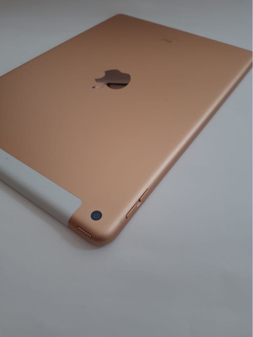 iPad7 第七世代 128GB cellular SIMフリー ゴールド