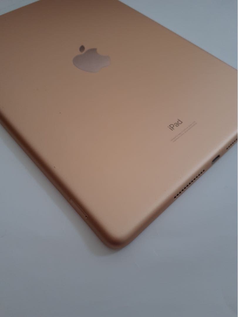 iPad7 第七世代 128GB cellular SIMフリー ゴールド