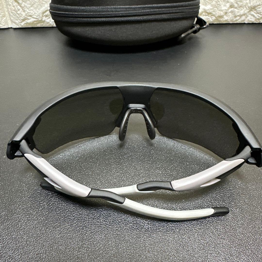 美品　eShades 瞬間調光サングラス　UV400カット