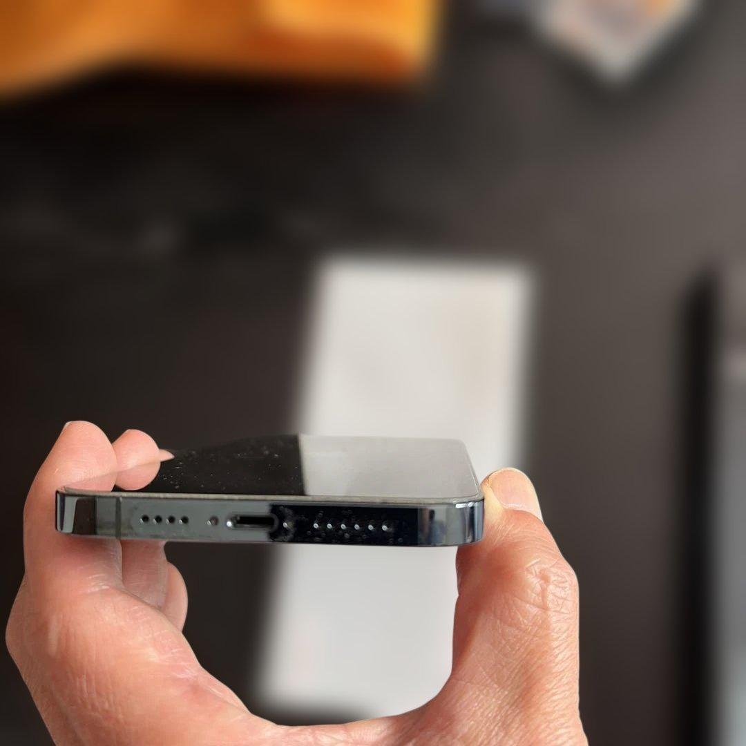 iPhone 12 Pro Max 128GB ケース付き　SIMフリー