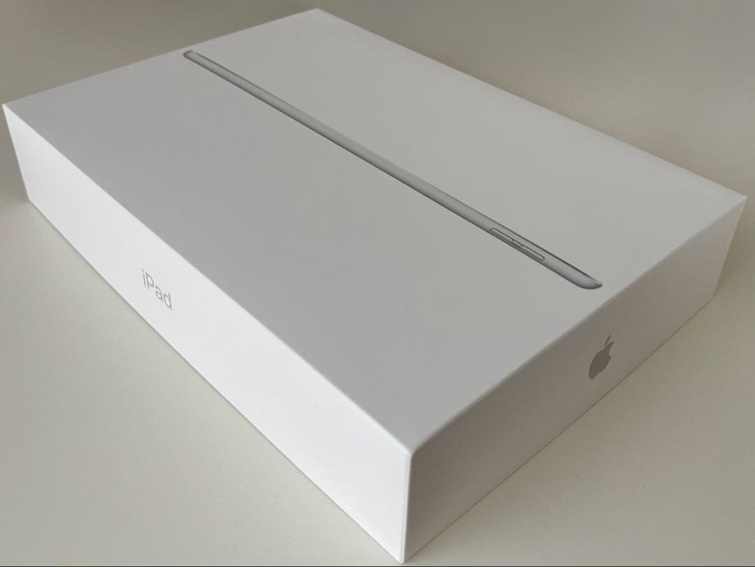 Apple iPad 第8世代 32GB Wi-Fi シルバー ガラスフィルム付