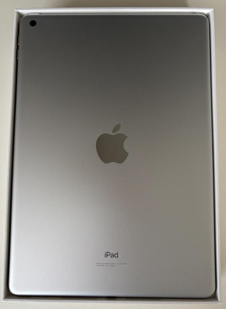 Apple iPad 第8世代 32GB Wi-Fi シルバー ガラスフィルム付