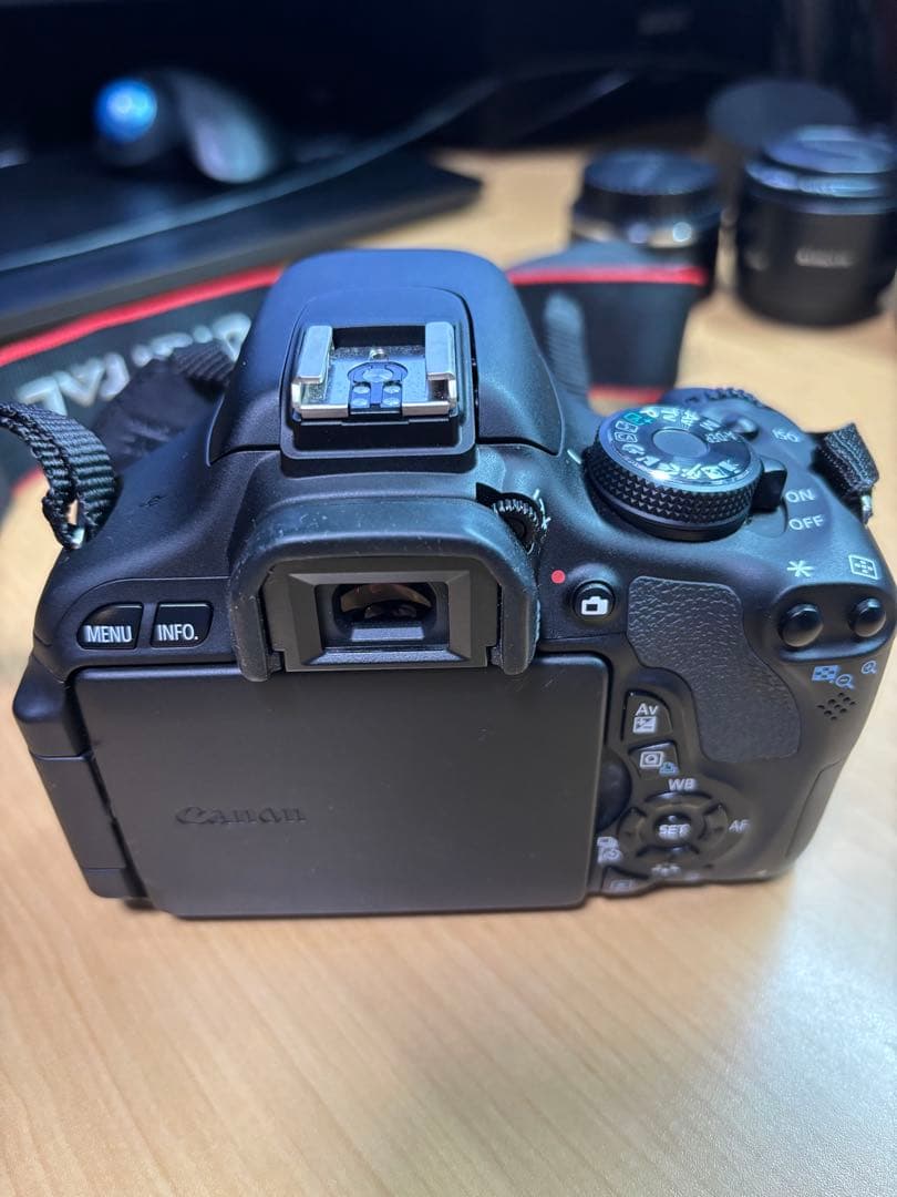 [美品&おまけ]Canon EOS KISS X5 DZK + マクロレンズ付き