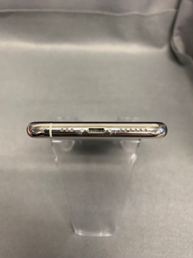 中古　国内版　SIMフリー　iPhone 11pro 256GB シルバー色