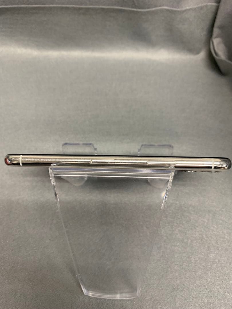 中古　国内版　SIMフリー　iPhone 11pro 256GB シルバー色