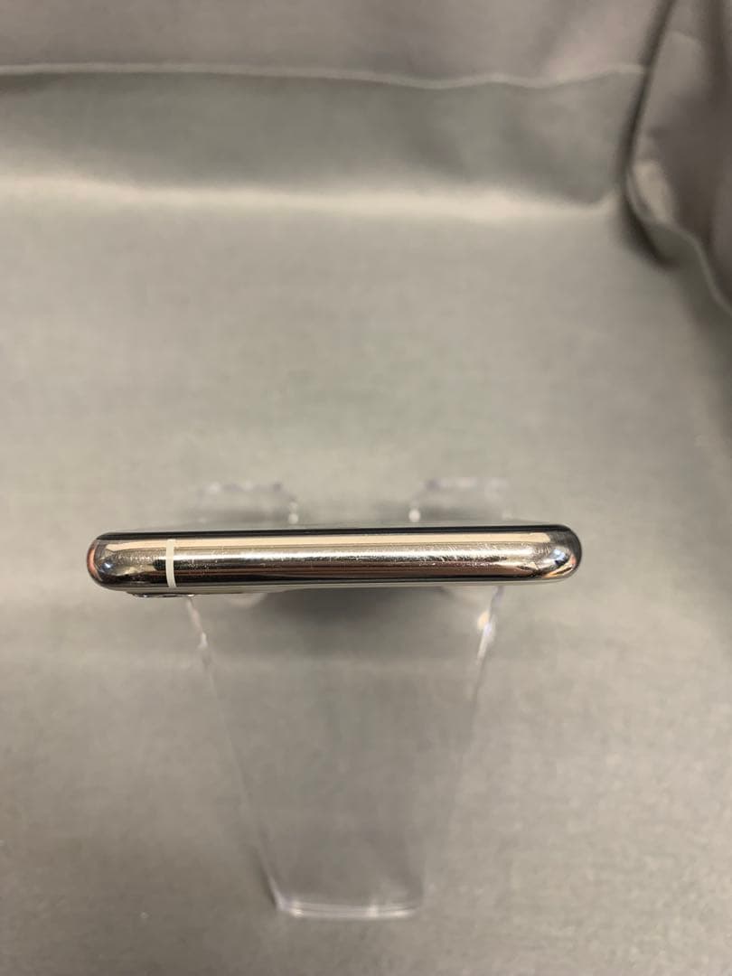 中古　国内版　SIMフリー　iPhone 11pro 256GB シルバー色